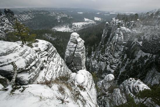 Sächsische Schweiz im Schnee od Ralf Hirschberger