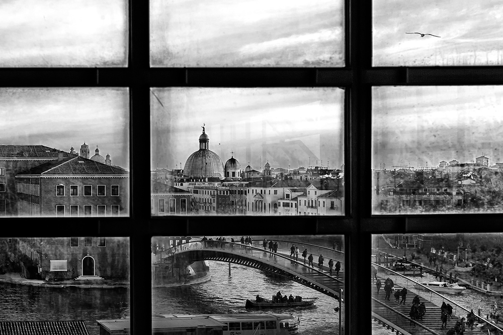Venice Window #2 od Roberto Marini