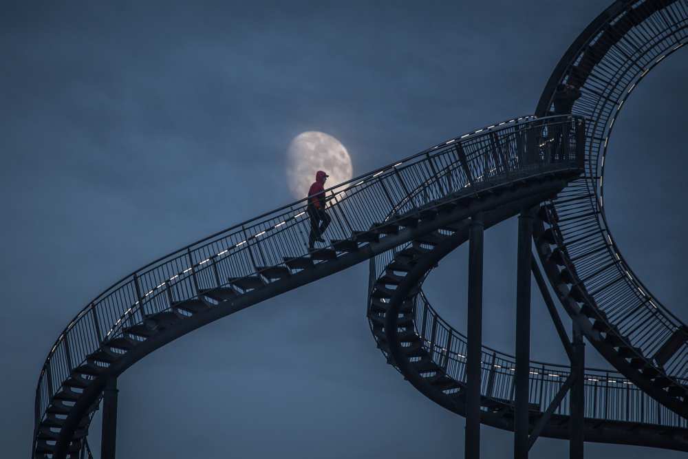 Stairway to the moon od Roelof de Hoog