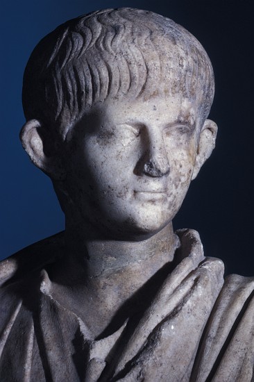 Togate statue of the young Nero, front view of the head od Roman