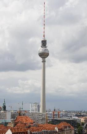 Fernsehturm am Alexanderplatz in Berlin