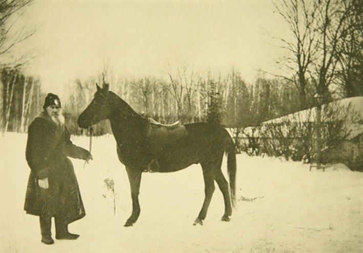 Leo Tolstoy with a Horse in Yasnaya Polyana od Sophia Andreevna Tolstaya