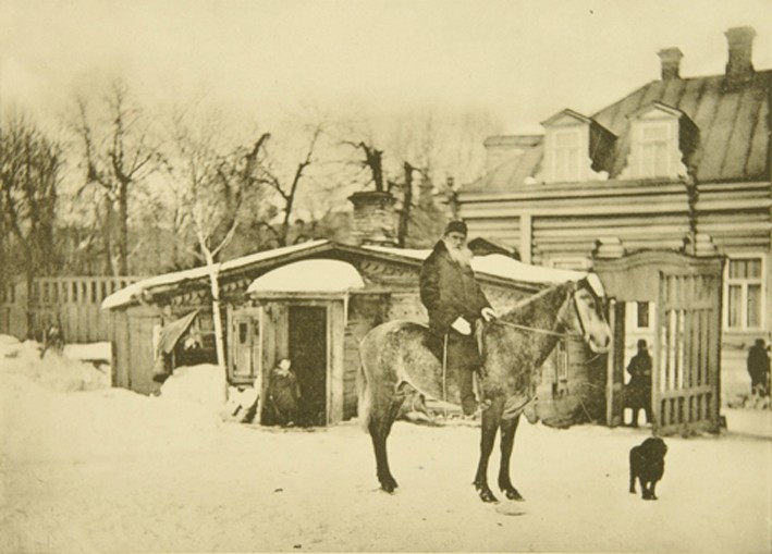 Leo Tolstoy on horseback in Moscow od Sophia Andreevna Tolstaya