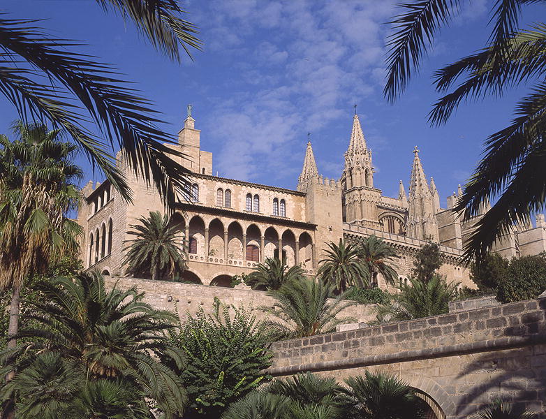 View of La Almudaina Palace, Palma de Mallorca (photo)  od Spanish School