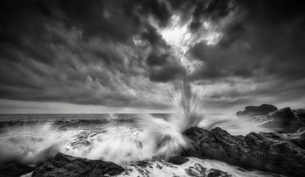 Splash of waves od Takafumi Yamashita