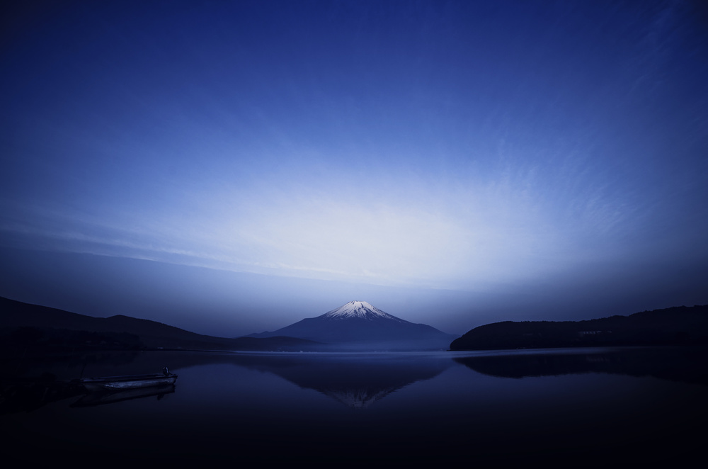 Early morning blue symbol od Takashi Suzuki