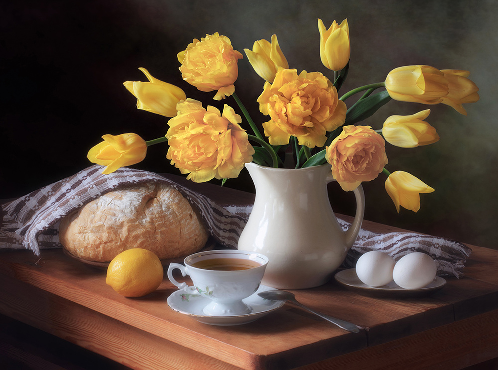 Still life with a bouquet of yellow tulips od Tatyana Skorokhod (Татьяна