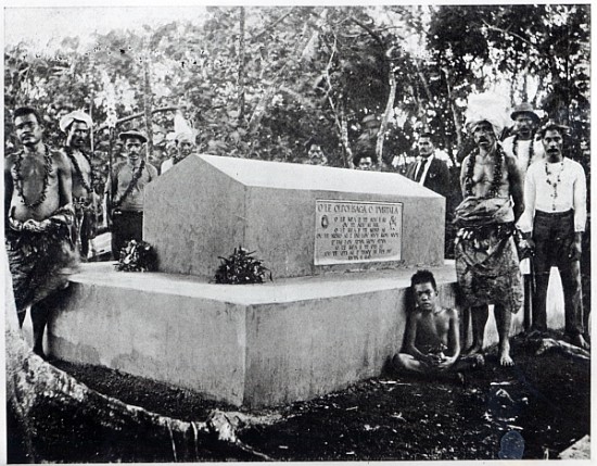 The Tomb of Tusitala, the grave of Robert Louis Stevenson at Apia, Samoa od Thomas Andrew