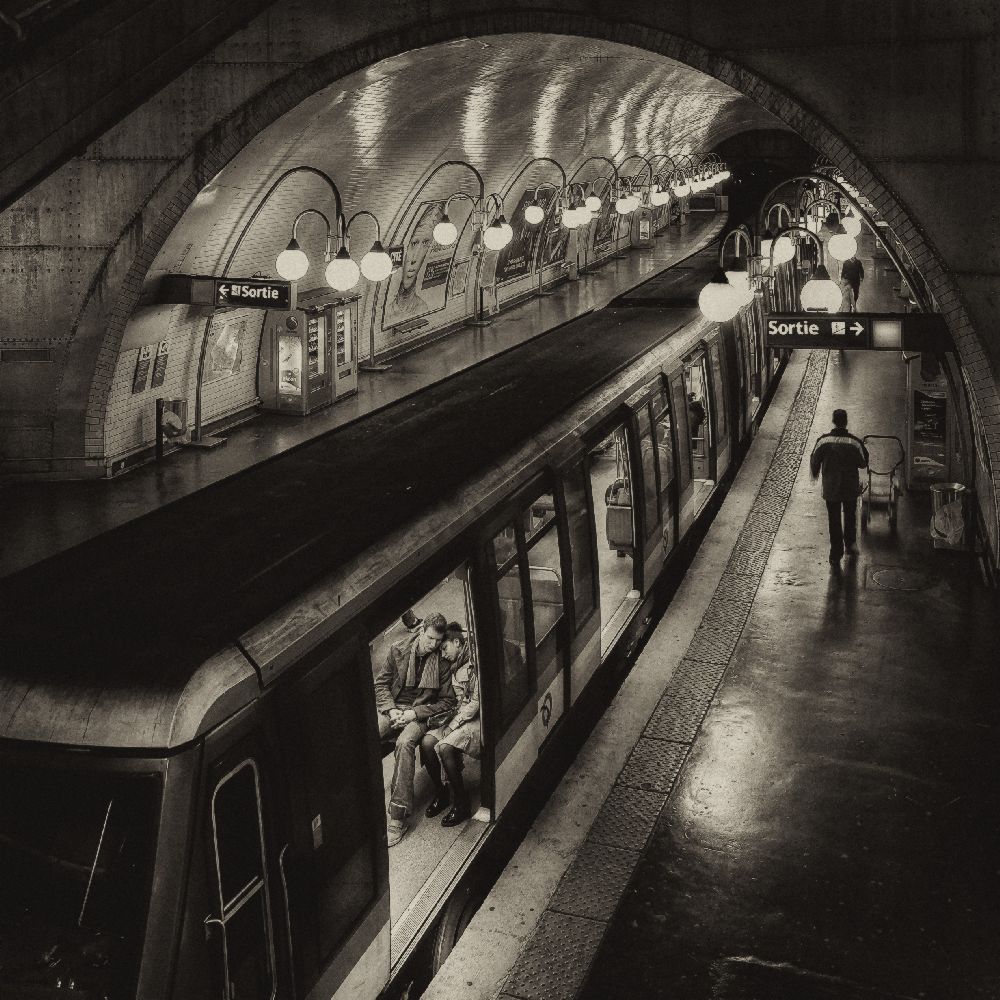 The last metro od Thomas Siegel