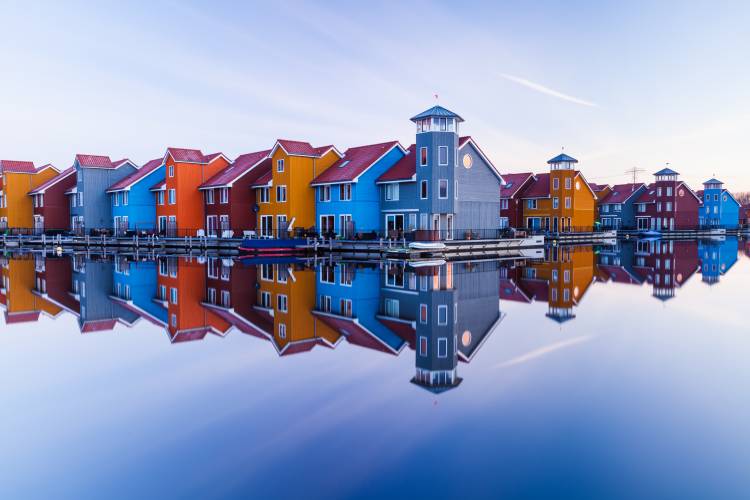 Colored homes od Ton Drijfhamer