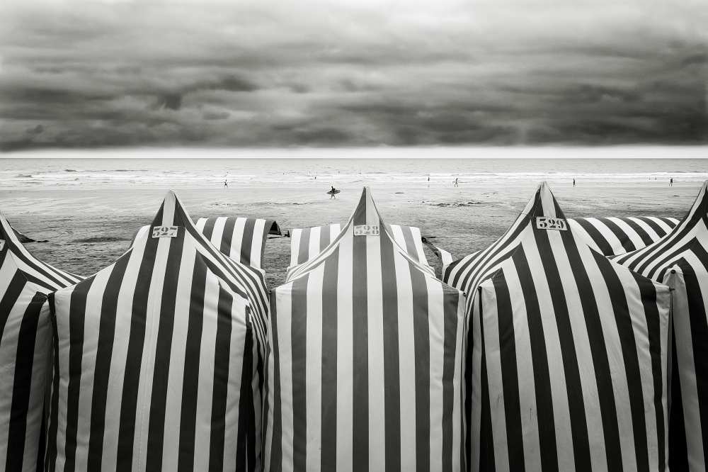 On the beach od Toni Guerra