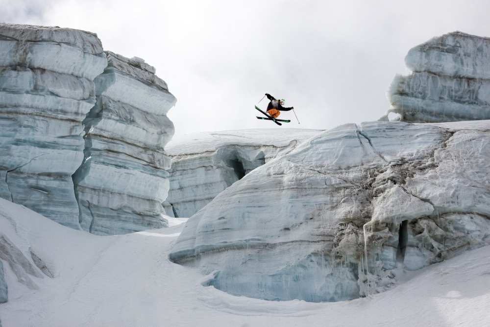 Candide Thovex out of nowhere into nowhere od Tristan Shu