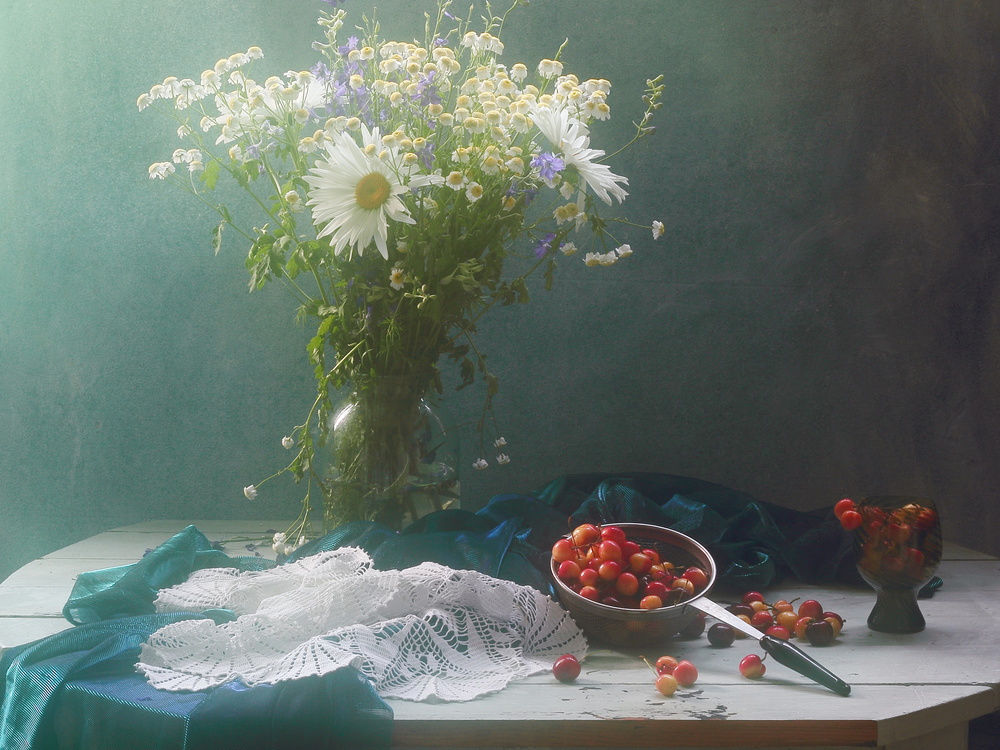 Still life with Cherry and Chamomiles od UstinaGreen