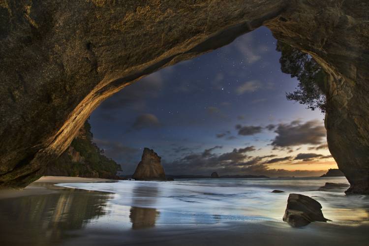 Cathedral Cove od Yan Zhang