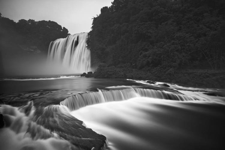 Huangguoshu Waterfalls od Yan Zhang