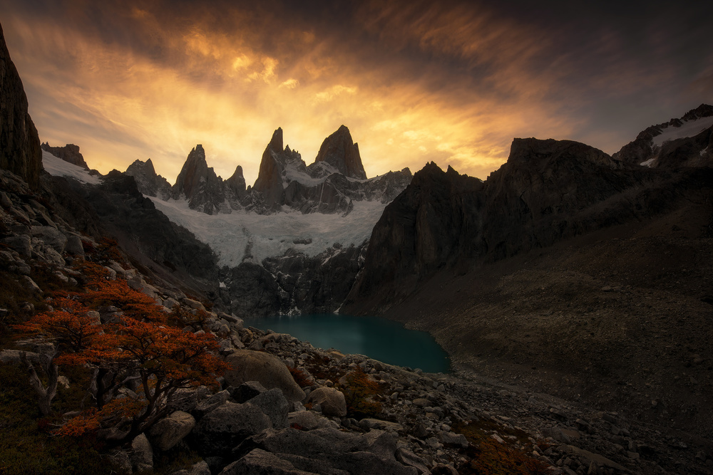 Patagonia Mountain Light od Yan Zhang