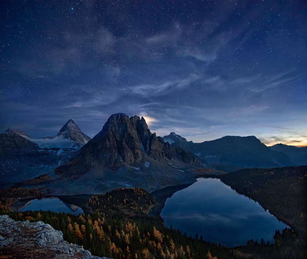 Starry Night at Mount Assiniboine od Yan Zhang