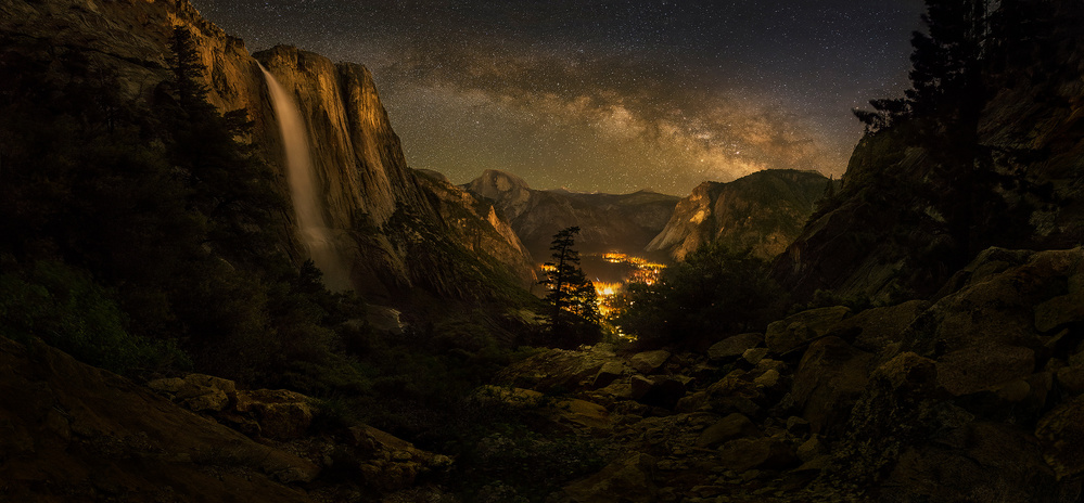 Yosemite Falls od Yan Zhang