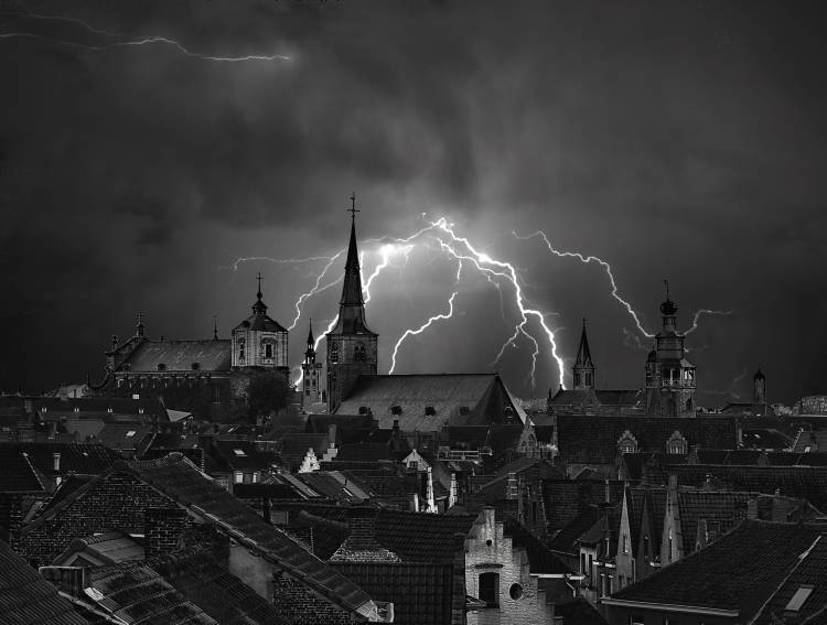 Chaos in the sky of Bruges od Yvette Depaepe