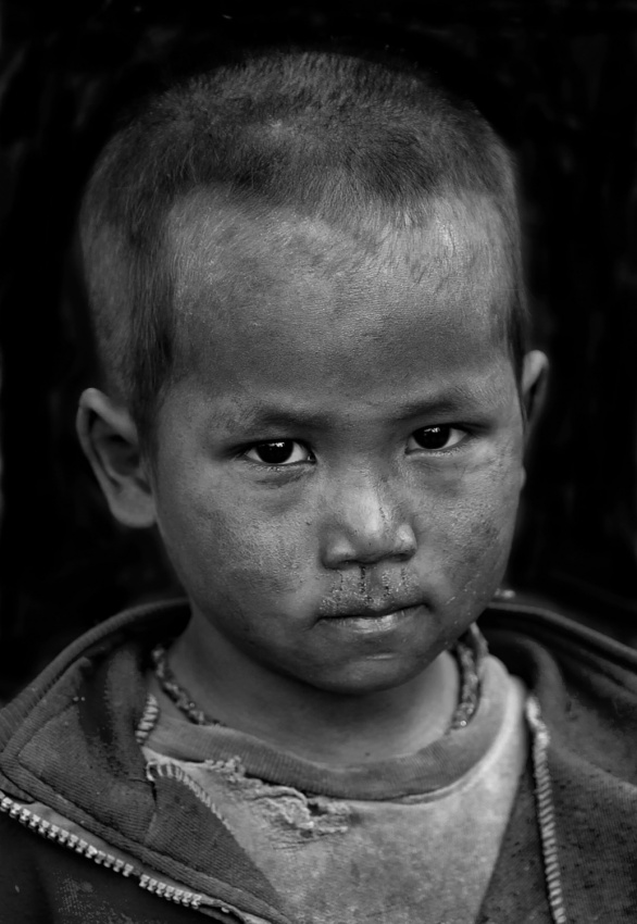 Nepal monochrome portraits of children (series) od Yvette Depaepe